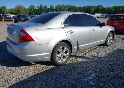 2012 Ford Fusion Se z USA, uszkodzony, nr VIN 3FAHP0HA5CR322428